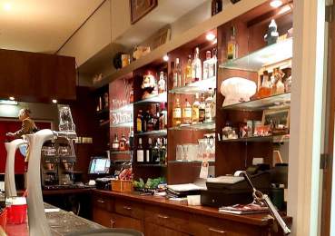 gallery/bar